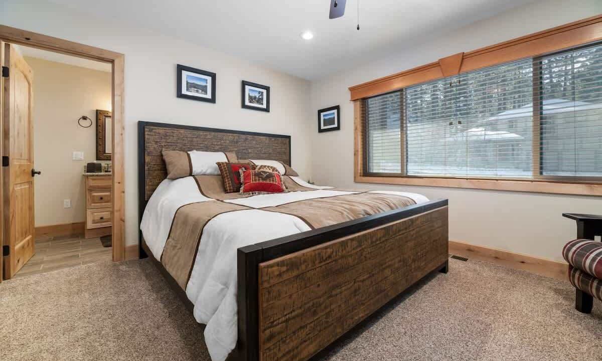 Photo of Bathroom in Summit Estates