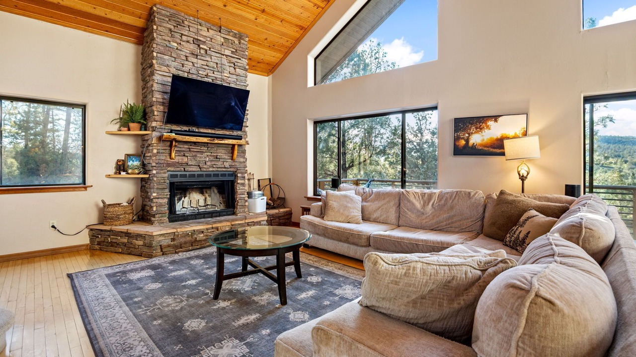 Photo of Livingroom in Young