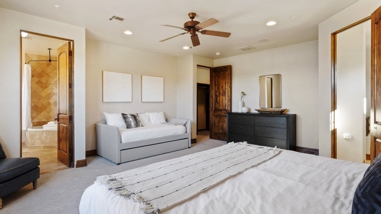 Photo of Bathroom in Sunburst Farms East