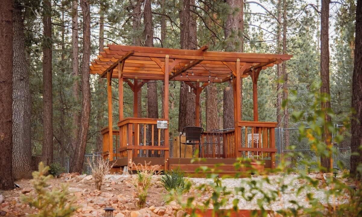 Photo of Outdoor in Summit Estates