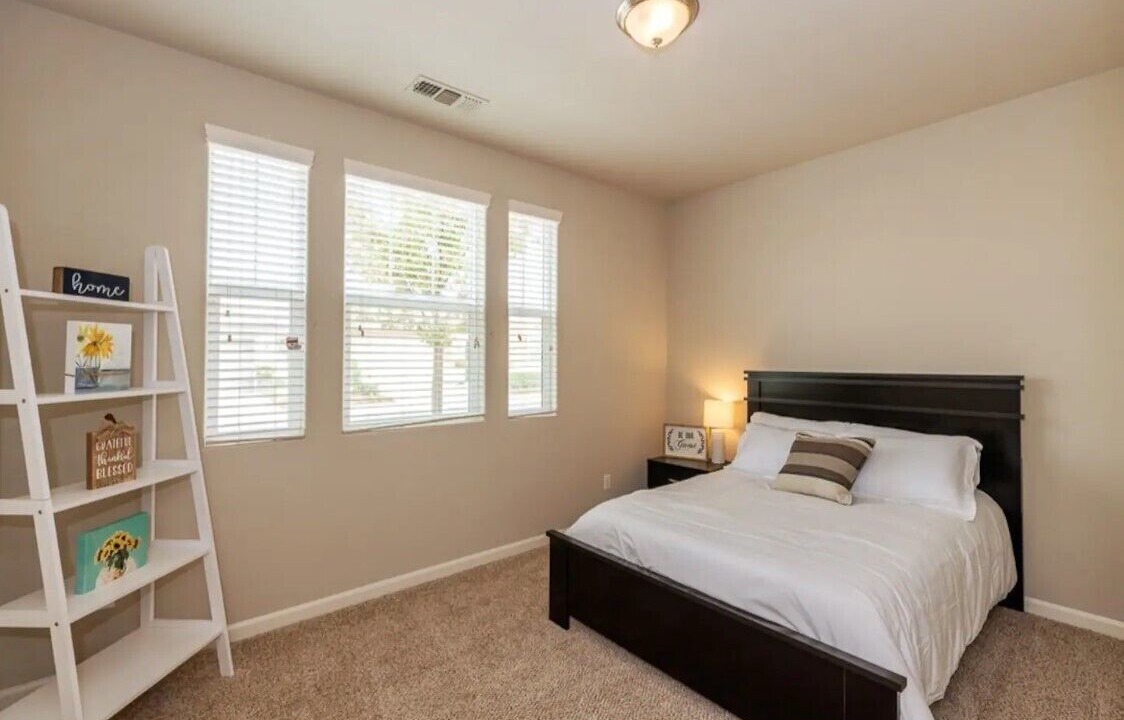 Photo of Bedroom in Raisin