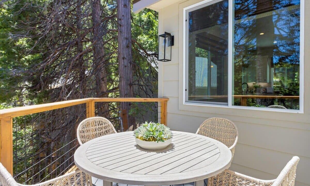 Photo of Outdoor in Lake Arrowhead