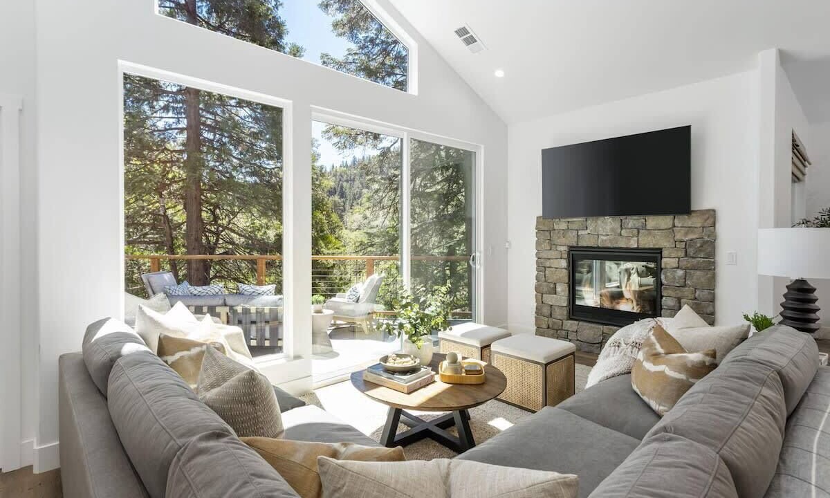 Photo of Bedroom in Lake Arrowhead