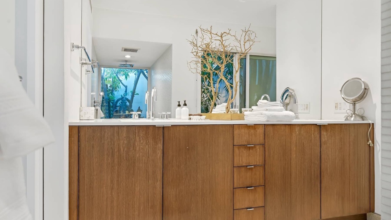 Photo of Bathroom in Hollywood Hills West