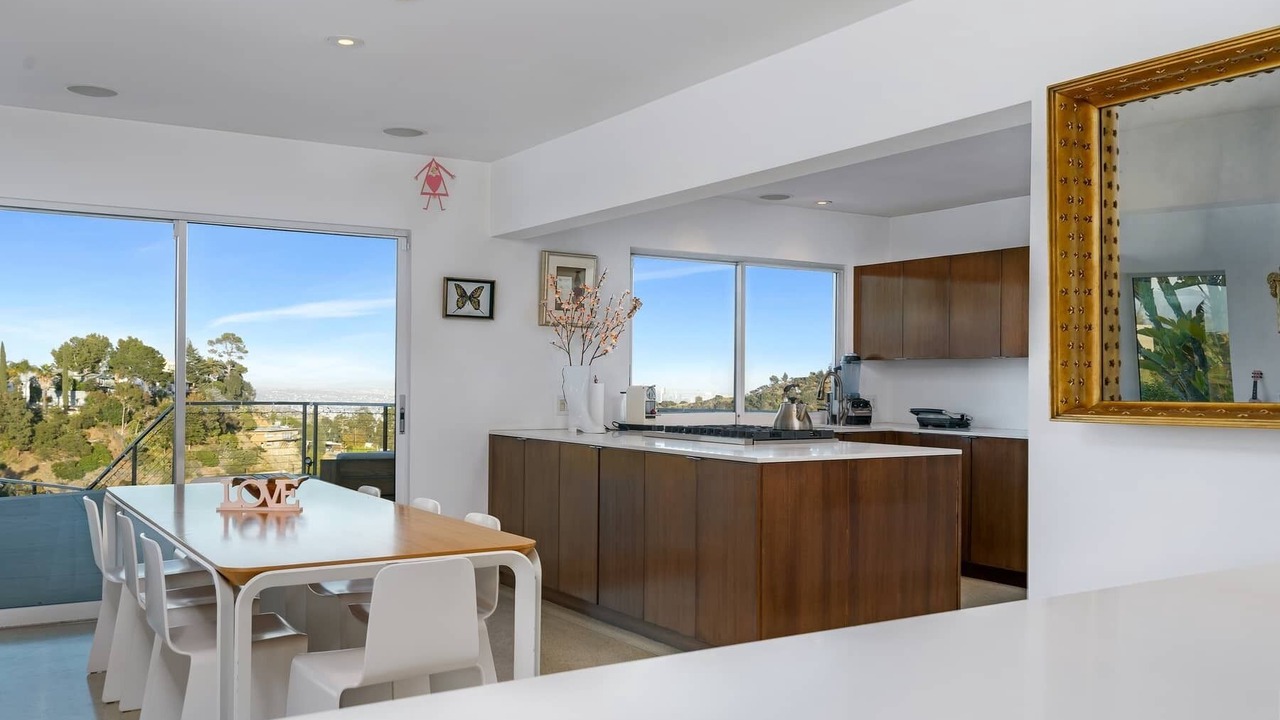 Photo of Others in Hollywood Hills West
