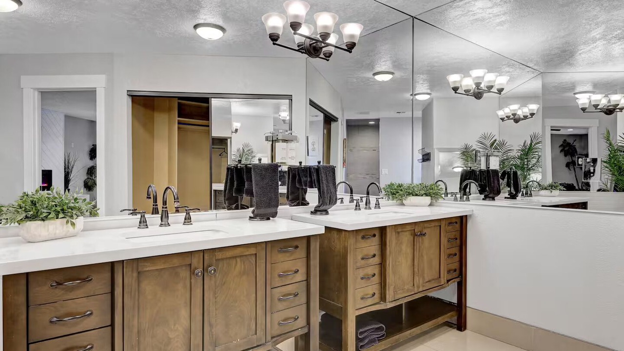 Photo of Bathroom in Enterprise