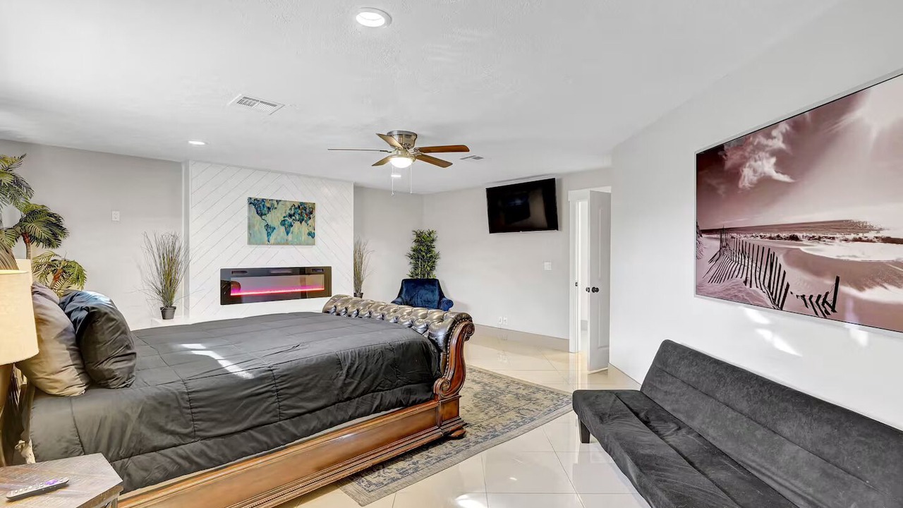 Photo of Livingroom in Enterprise