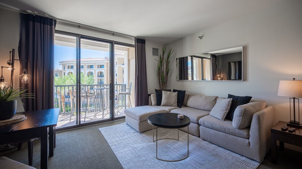 Photo of Livingroom in Lake Las Vegas