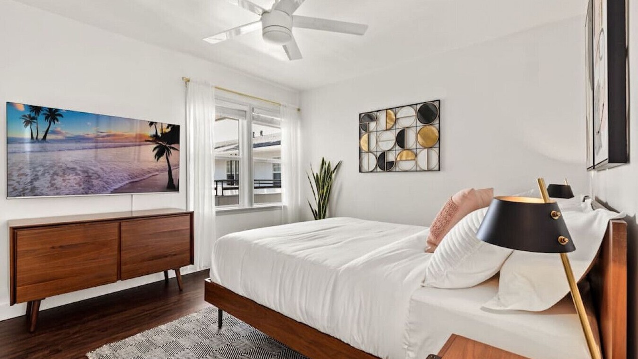 Photo of Bedroom in Alamitos Beach