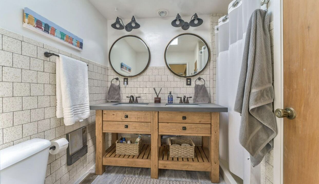 Photo of Bathroom in Clearlake