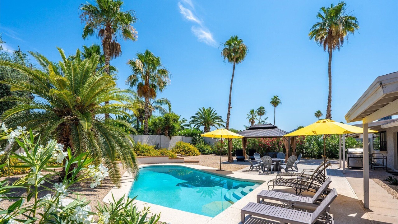 Photo of Outdoor in Paradise Valley Village