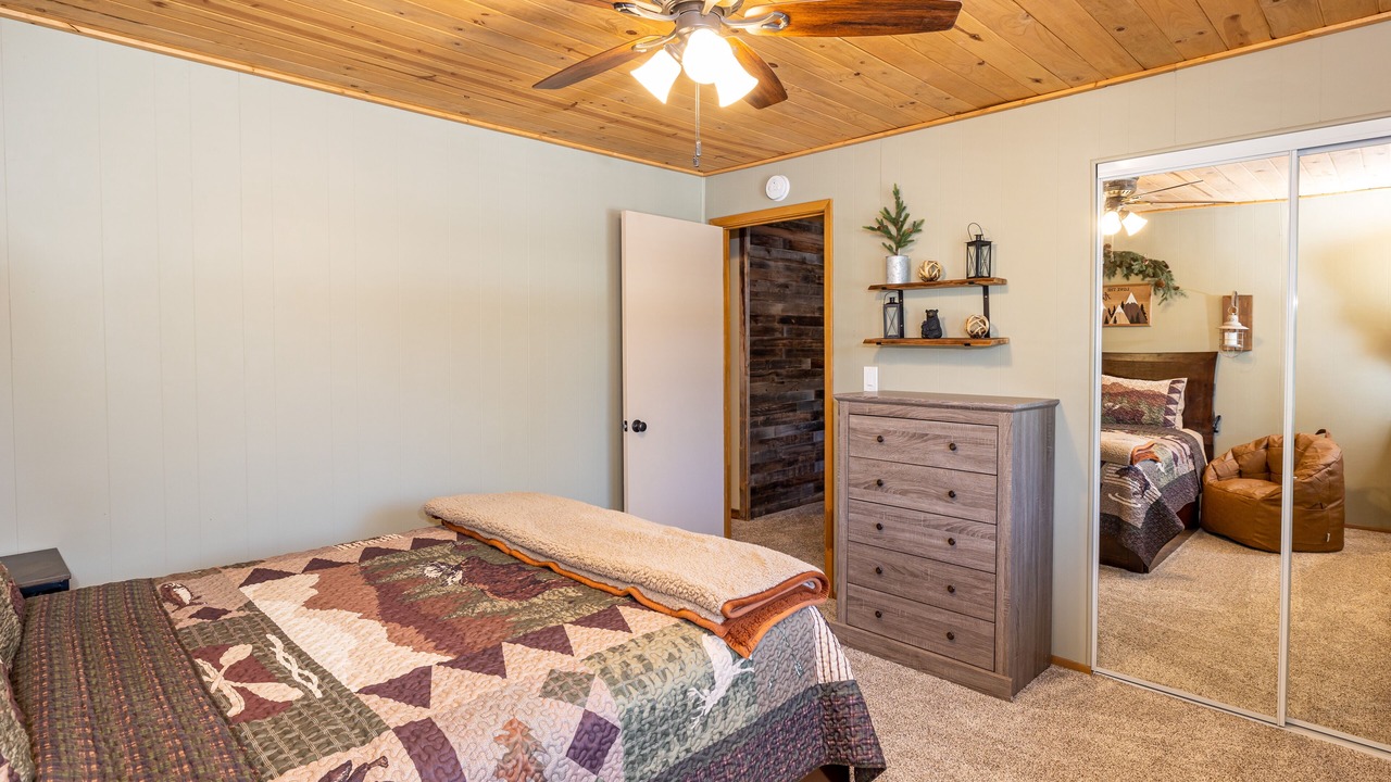 Photo of Bedroom in Munds Park