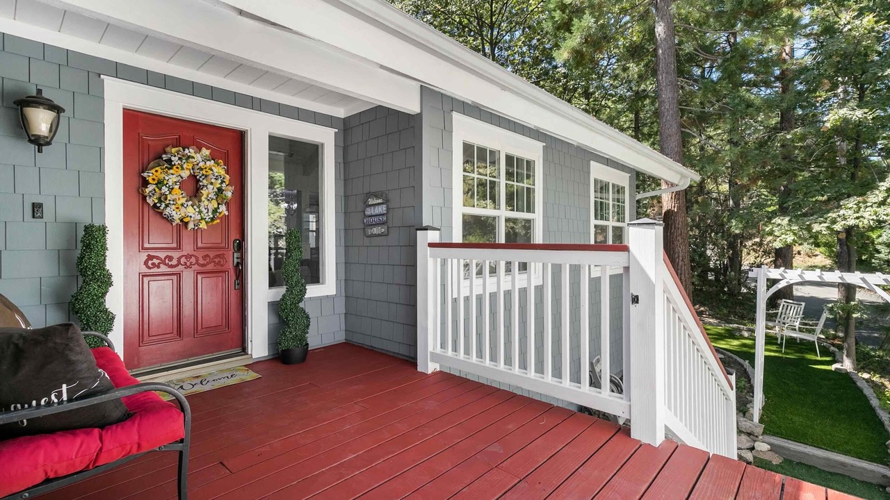 Photo of Patio Balcony in Lake Arrowhead