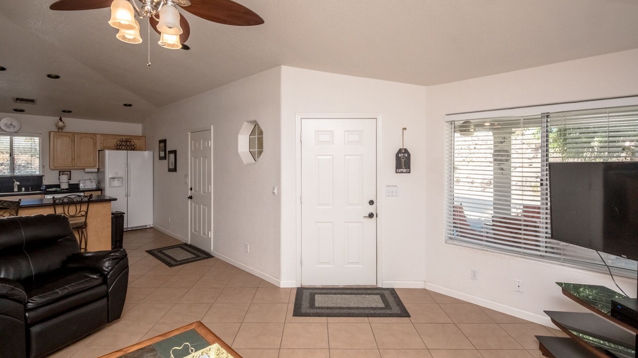 Photo of Livingroom in Mohave Valley