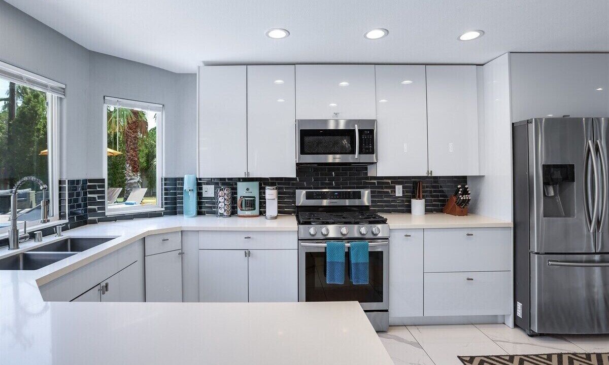 Photo of Kitchen in Racquet Club South