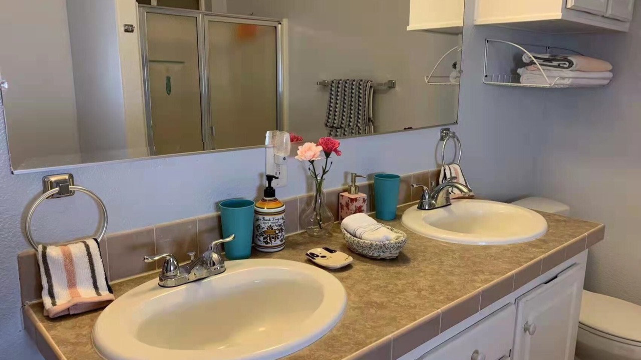 Photo of Bathroom in Crystal