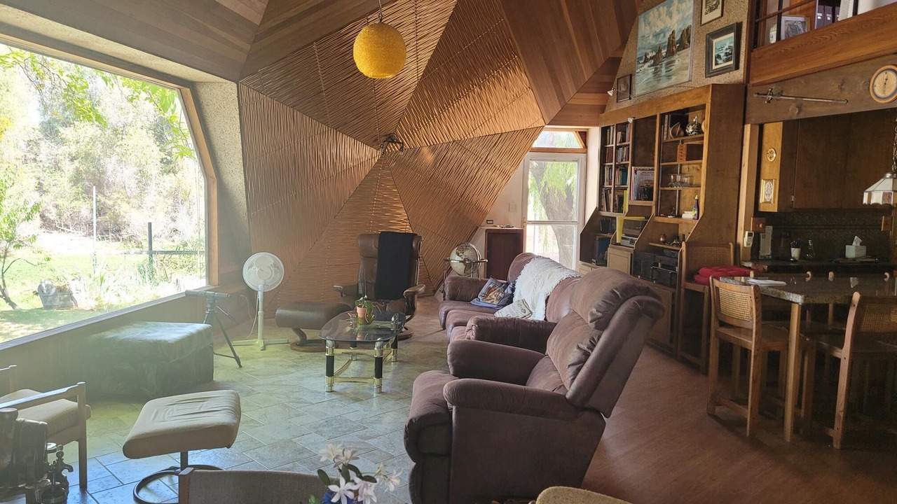Photo of Livingroom in Lakeport