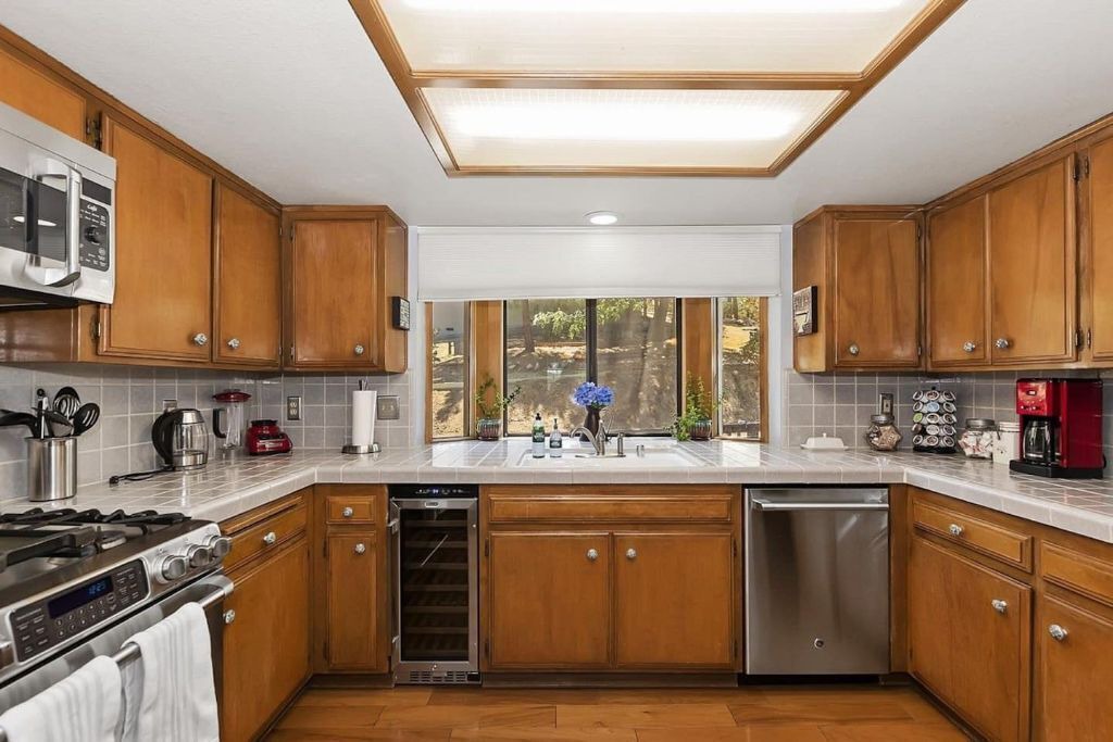 Photo of Kitchen in Lake Arrowhead