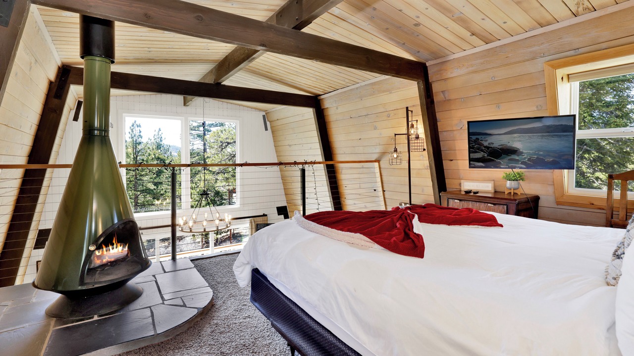 Photo of Bedroom in Moonridge