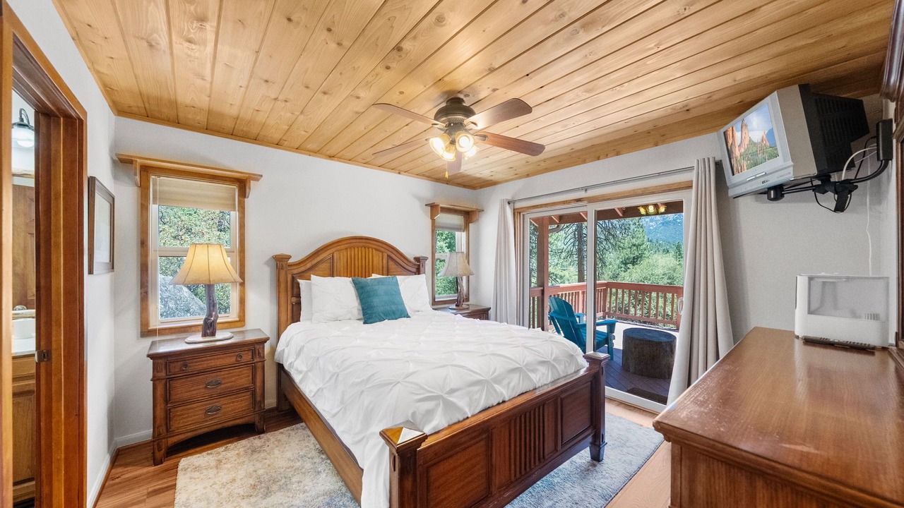 Photo of Bedroom in Idyllwild