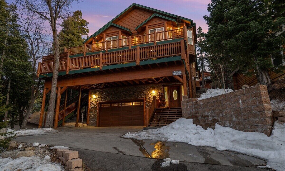 Photo of Patio Balcony in Upper Moonridge