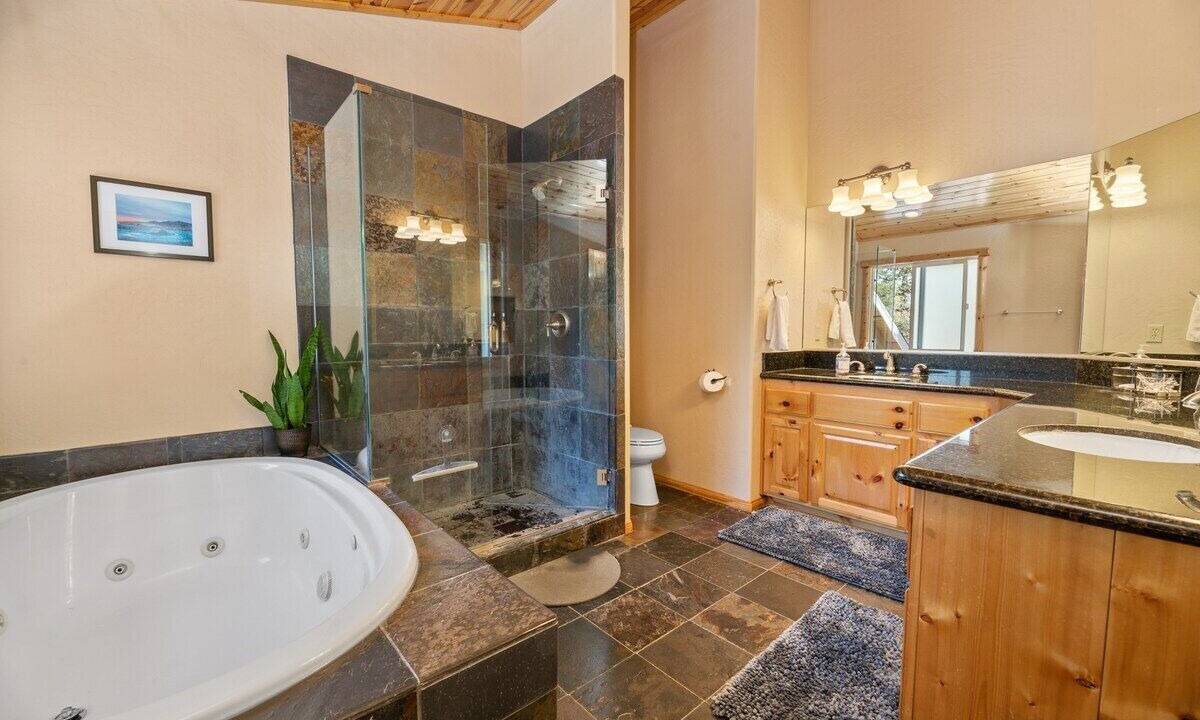 Photo of Bedroom in Upper Moonridge