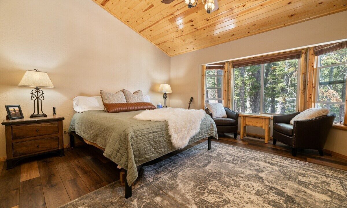 Photo of Bedroom in Upper Moonridge