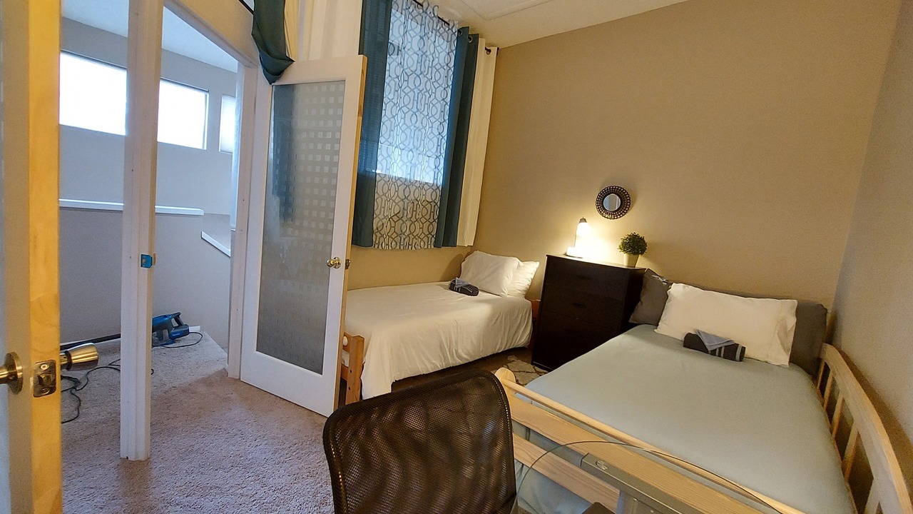 Photo of Bedroom in Paradise Valley Village