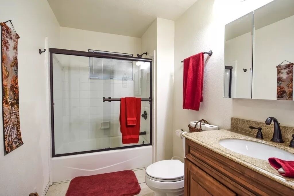 Photo of Bathroom in Glencoe