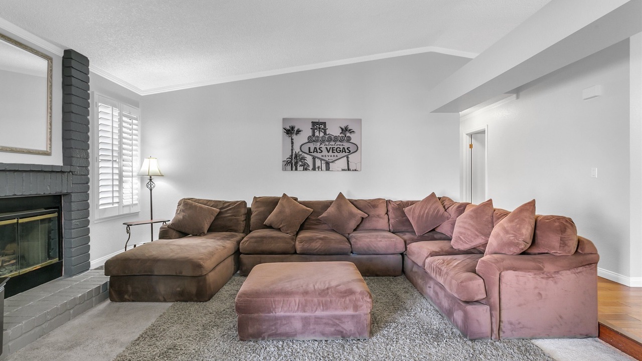 Photo of Livingroom in Green Valley