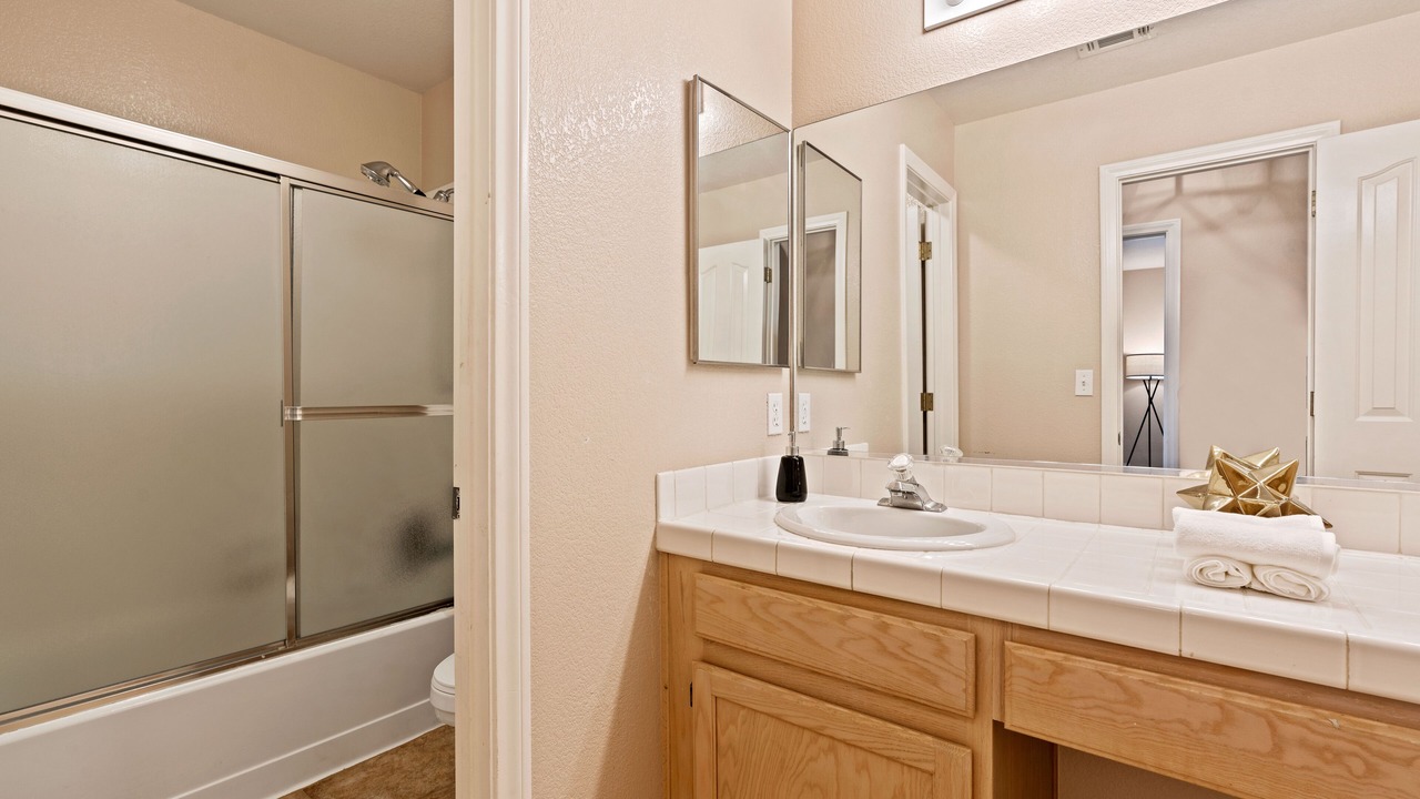 Photo of Bathroom in Green Valley