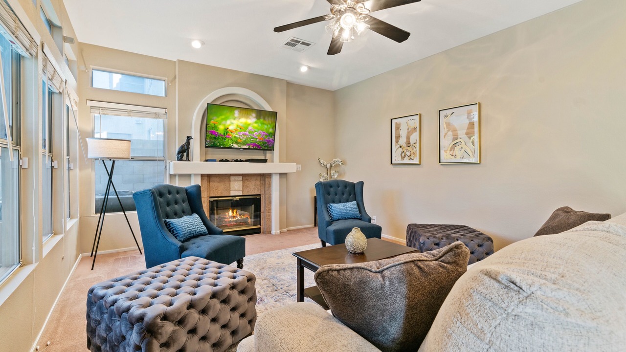 Photo of Livingroom in Green Valley