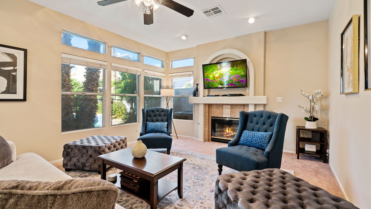 Photo of Livingroom in Green Valley