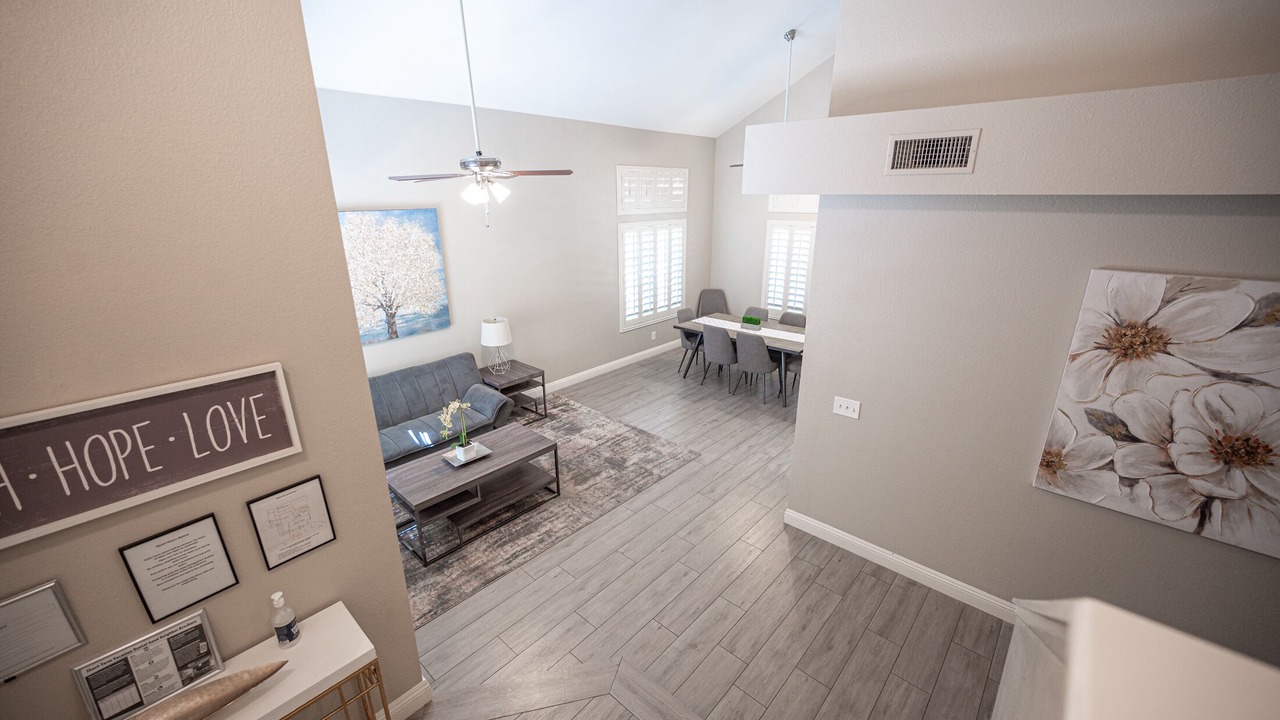 Photo of Livingroom in Green Valley