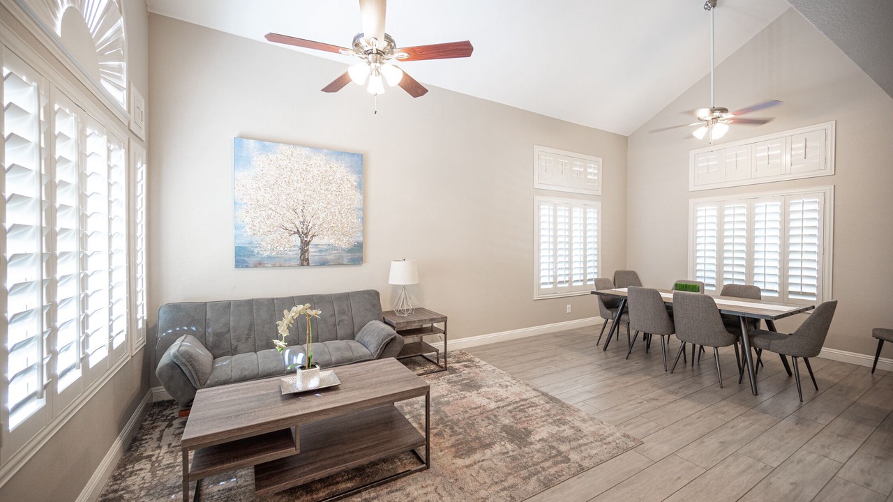 Photo of Livingroom in Green Valley