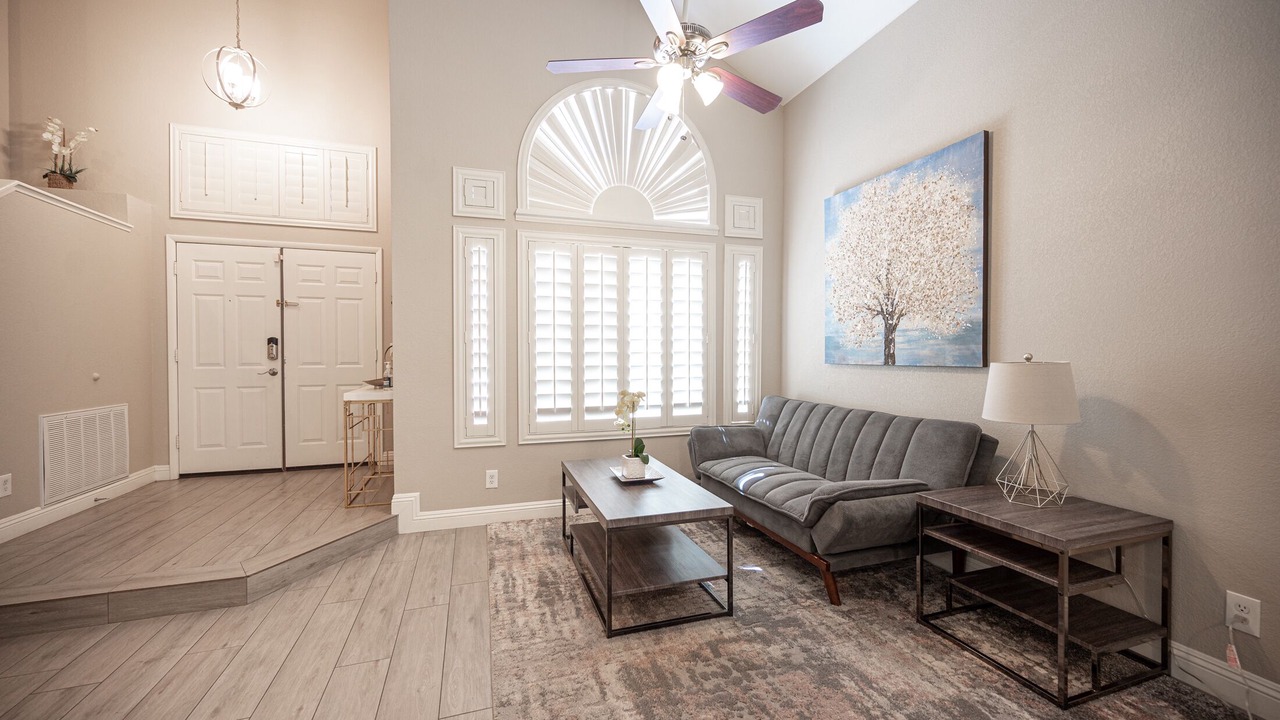 Photo of Livingroom in Green Valley