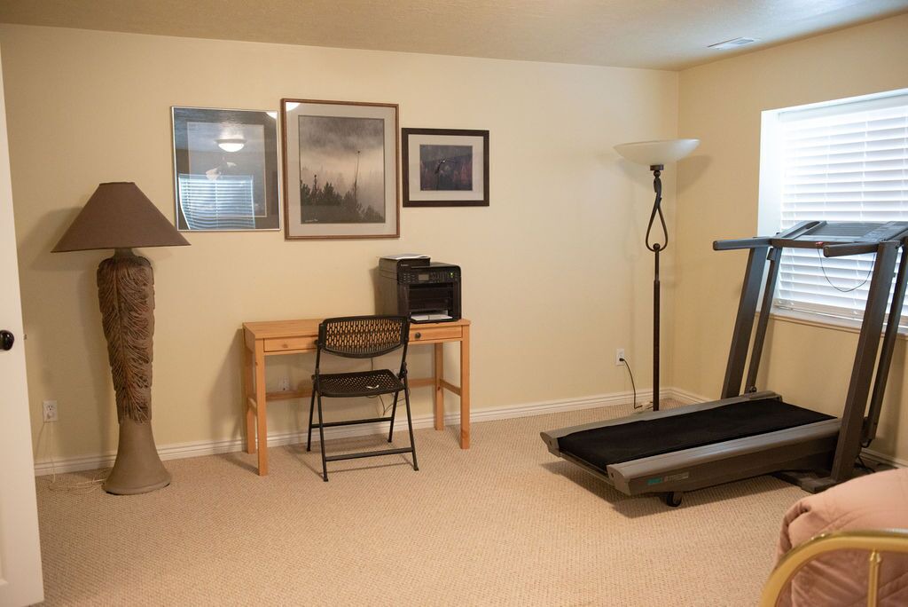 Photo of Livingroom in Draper