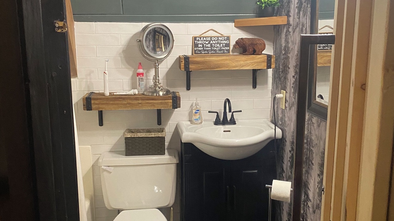 Photo of Bathroom in Strawberry