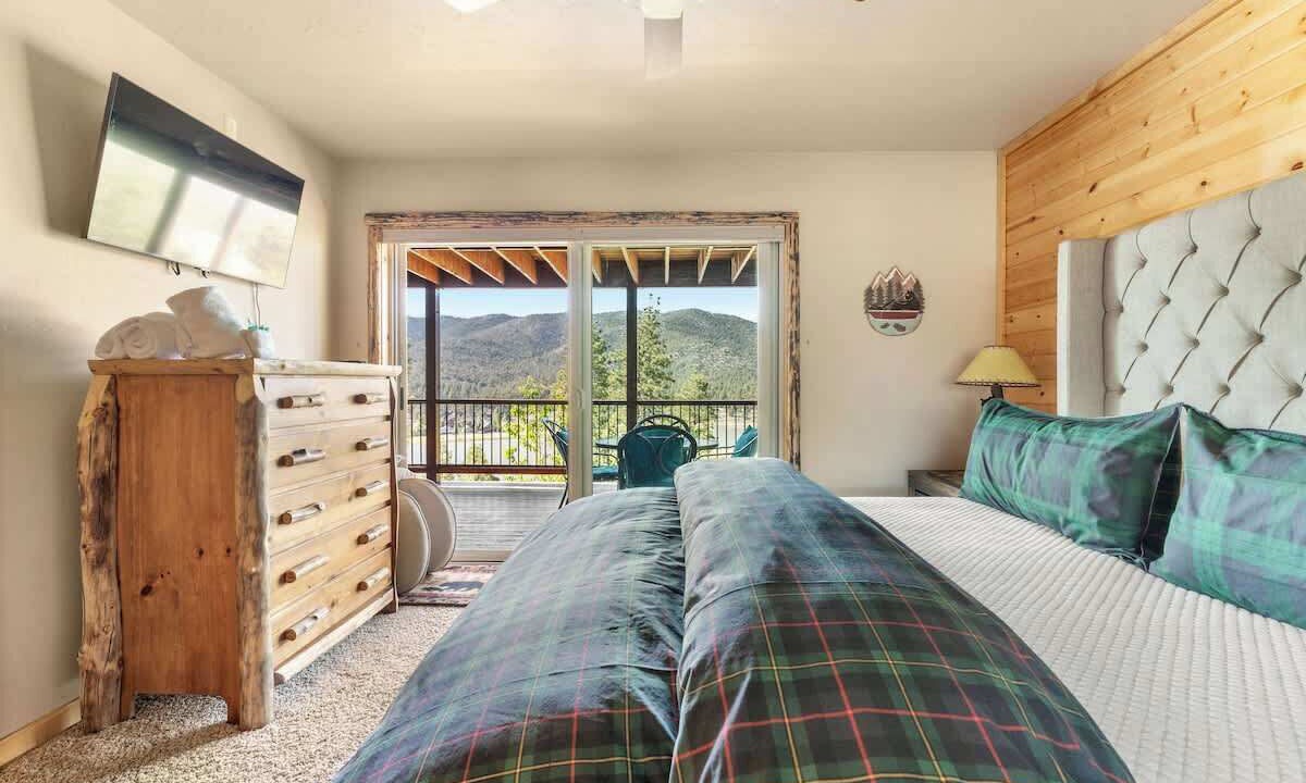 Photo of Bedroom in Castle Glen Estates