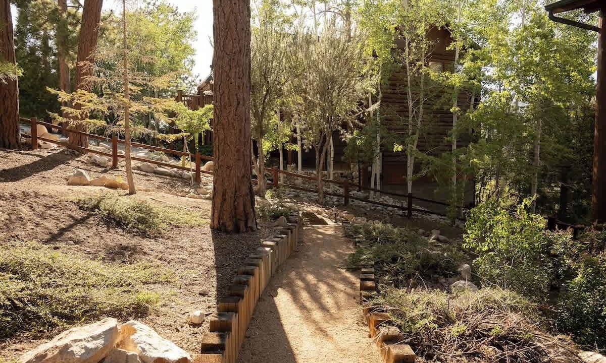 Photo of Outdoor in Castle Glen Estates