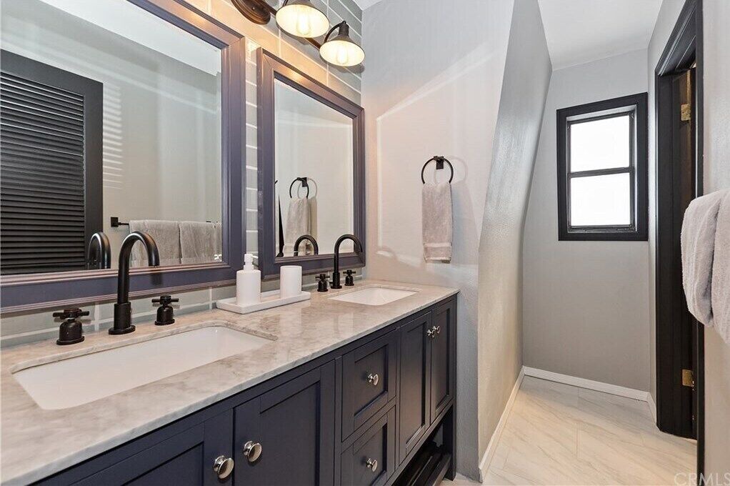 Photo of Bathroom in Upper Moonridge
