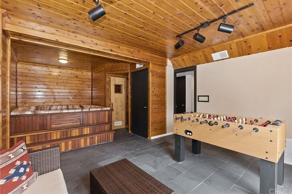 Photo of Bedroom in Upper Moonridge