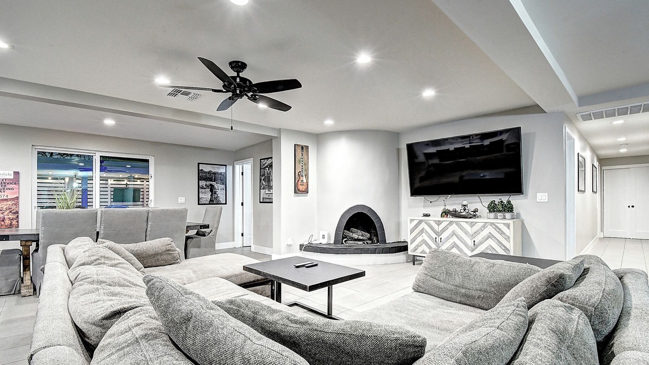 Photo of Livingroom in Shea North Estates