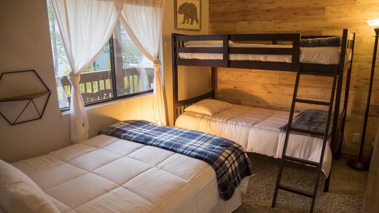 Photo of Bedroom in Big Bear Lake