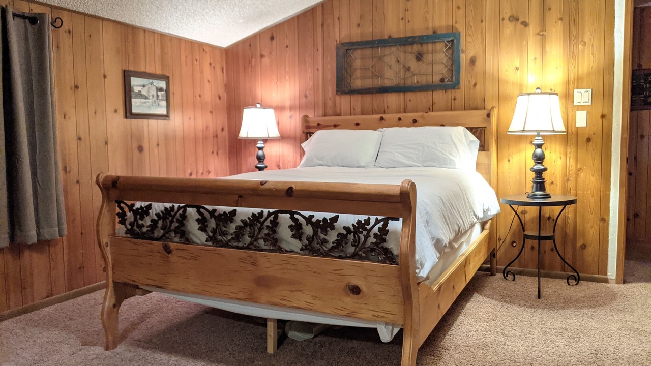 Photo of Bedroom in Moonridge