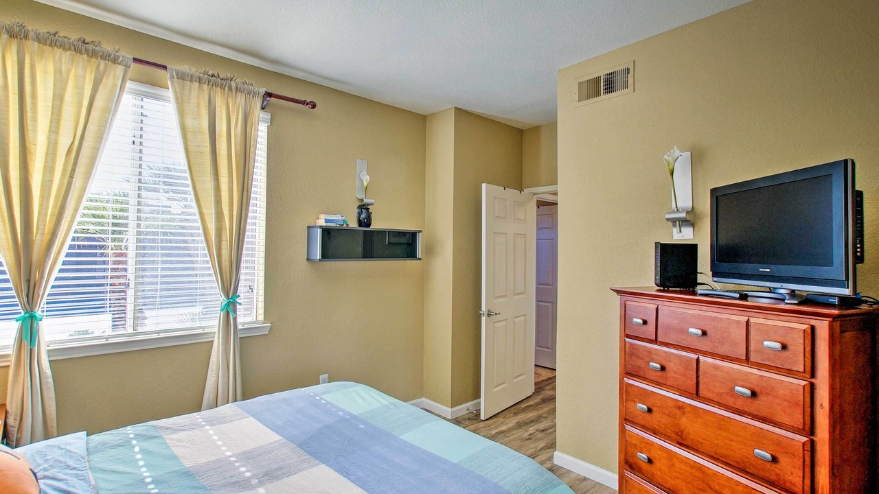 Photo of Bedroom in Paradise Valley Village