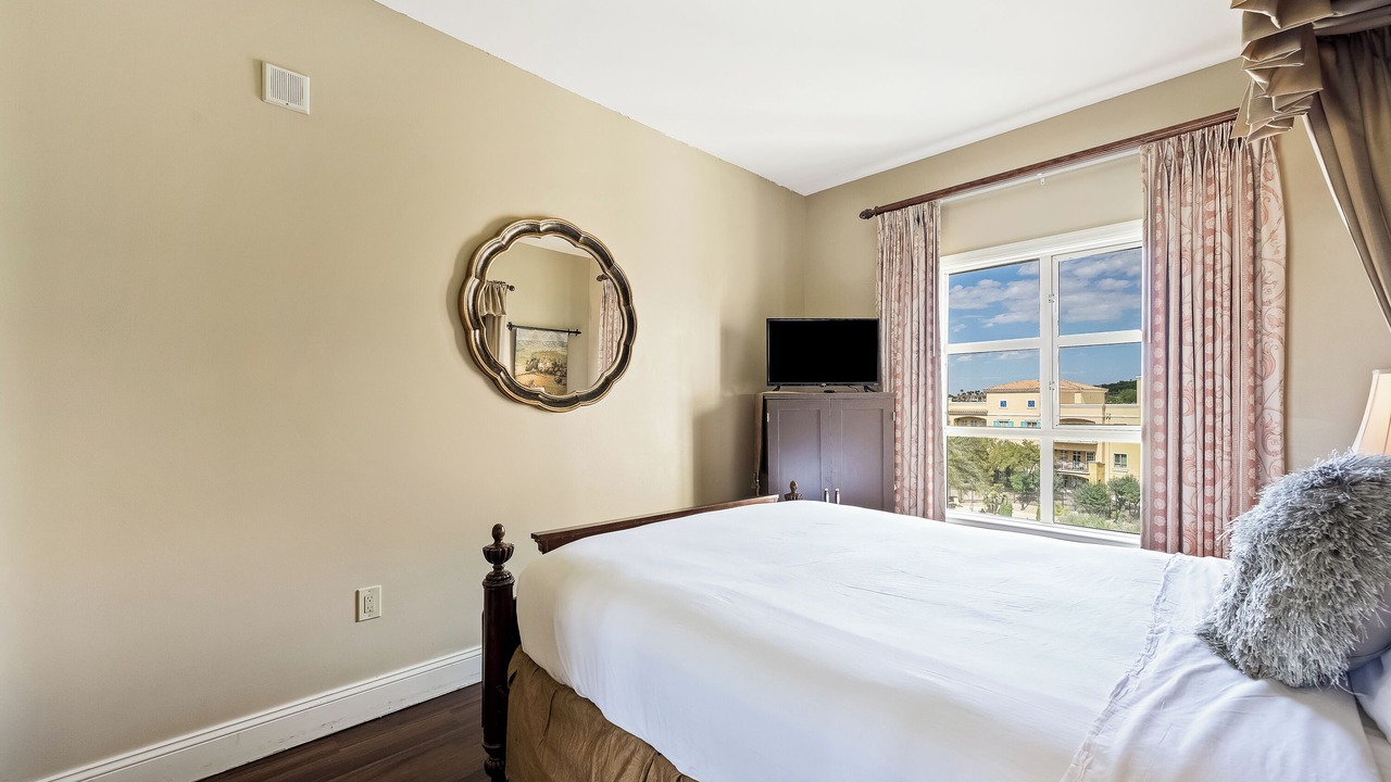 Photo of Bedroom in Lake Las Vegas