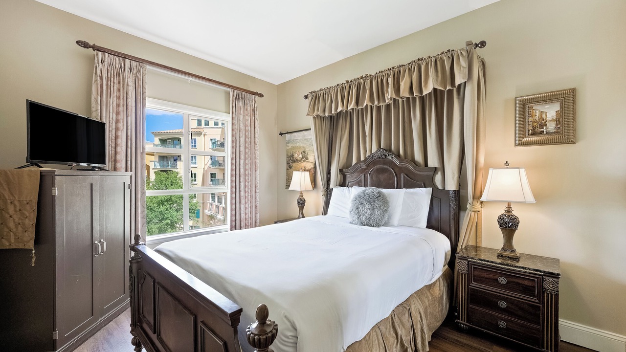 Photo of Bedroom in Lake Las Vegas