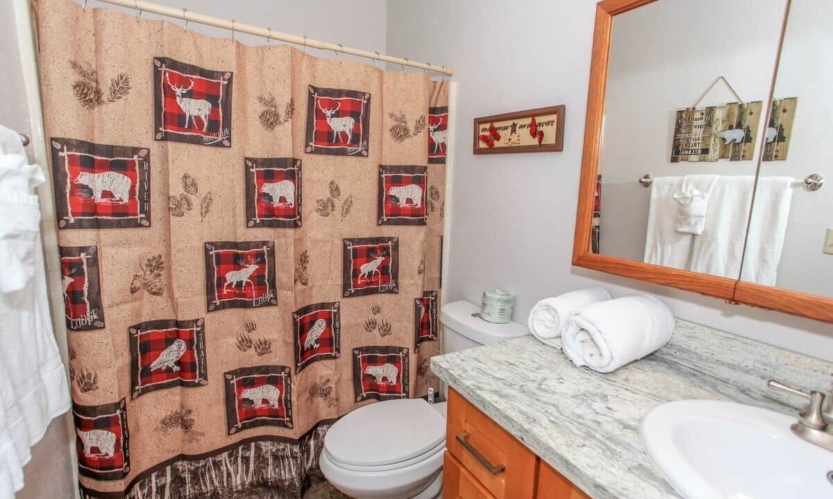 Photo of Bathroom in Upper Moonridge