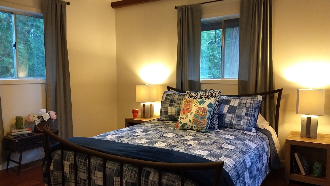 Photo of Bedroom in Twin Peaks